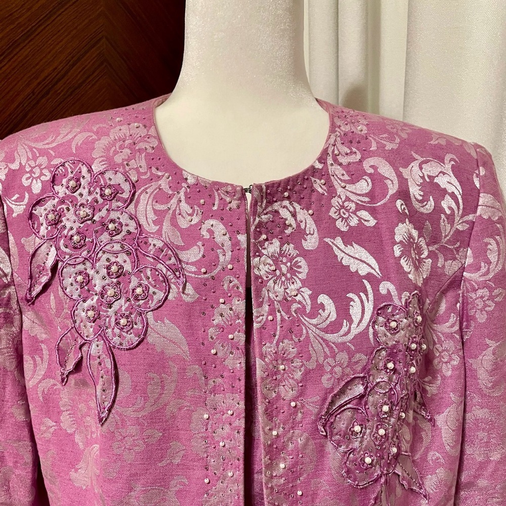 3 Piece Wm suit. Linen- cotton blend. Rose/lavender color. EUC. So feminine.